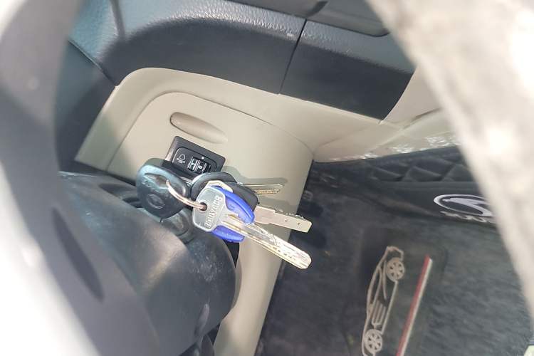 Used Soueast V3 Lingyue 2015 1.5L Manual Happiness Edition Vehicle Key