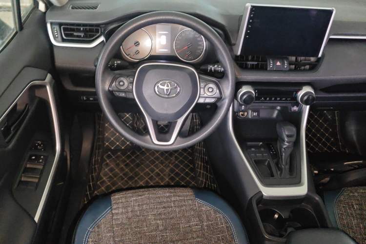 Used Toyota RAV4 2020 2.0L CVT Two-Wheel Drive Urban Edition Steering Wheel