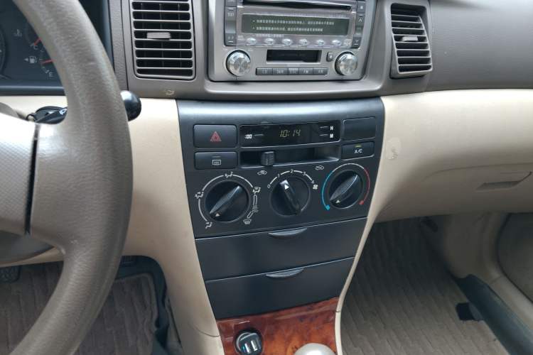 Used Toyota Corolla EX 2011 1.6L Manual Classic Edition Audio And AC Panel