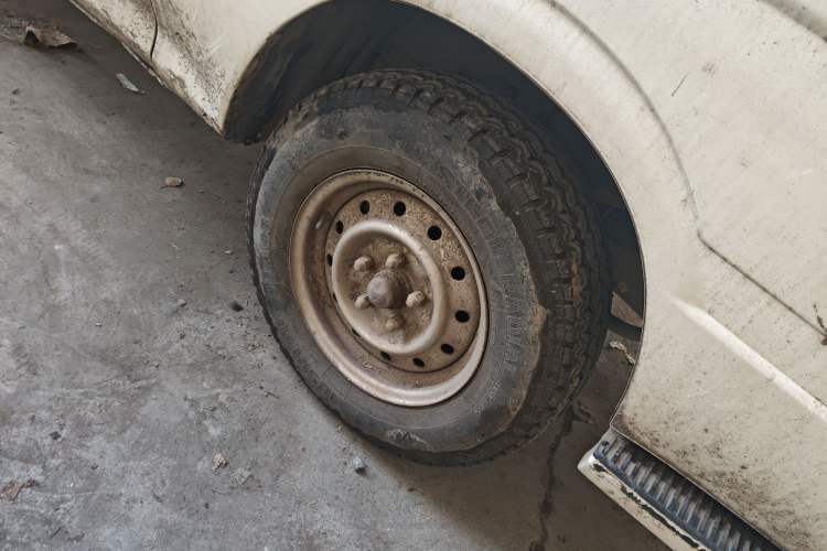 Used Jinbei Hiace 2011 2.0L 5th Generation Kuaiyunwang Standard Version 4G19
