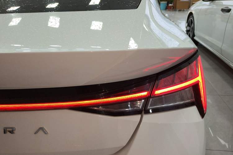 Used Hyundai Elantra 2022 1.5L CVT LUX Prestige Edition