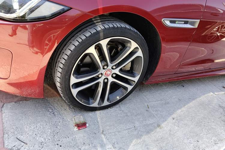 Used Jaguar XE 2017 2.0T 200 PS R-Sport