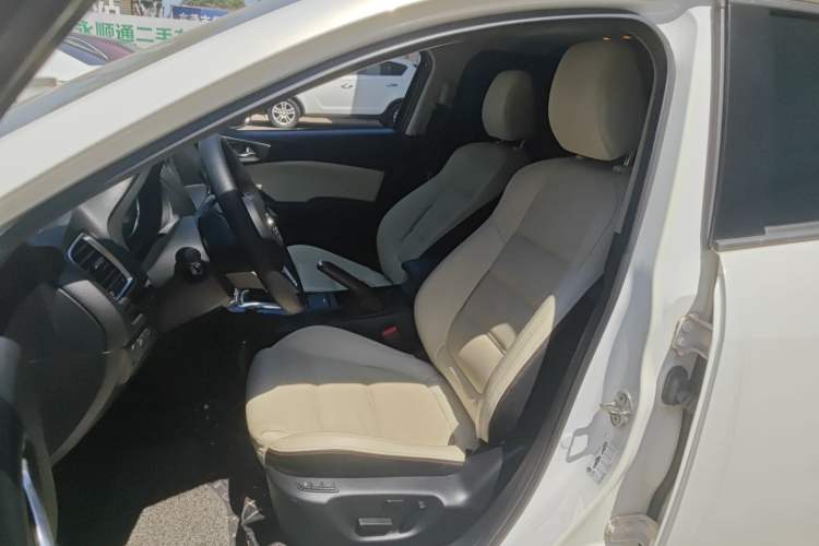 Used Mazda Atenza 2014 2.0L Blue Sky Luxury Edition