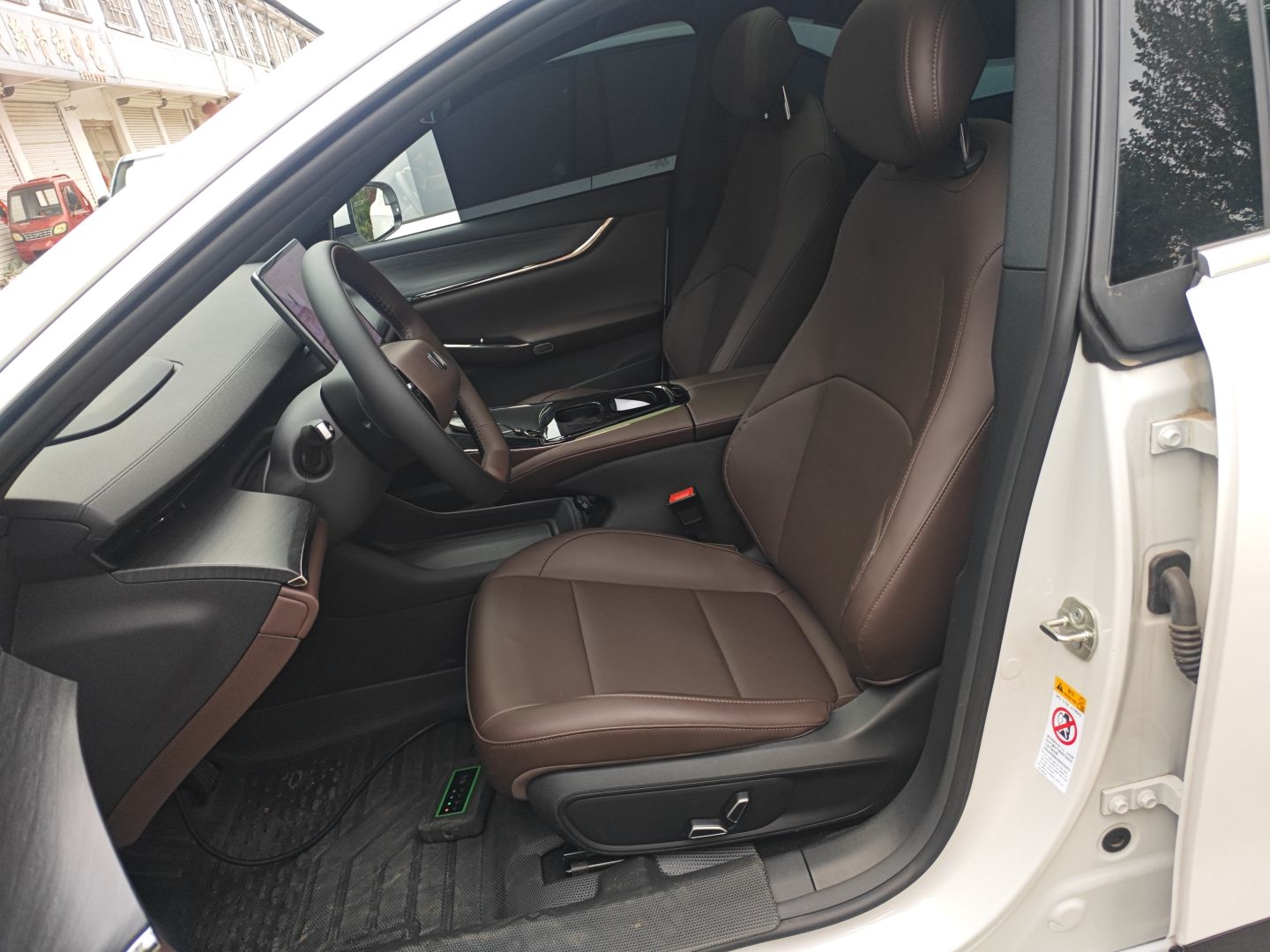 Переднее сиденье в автомобиле