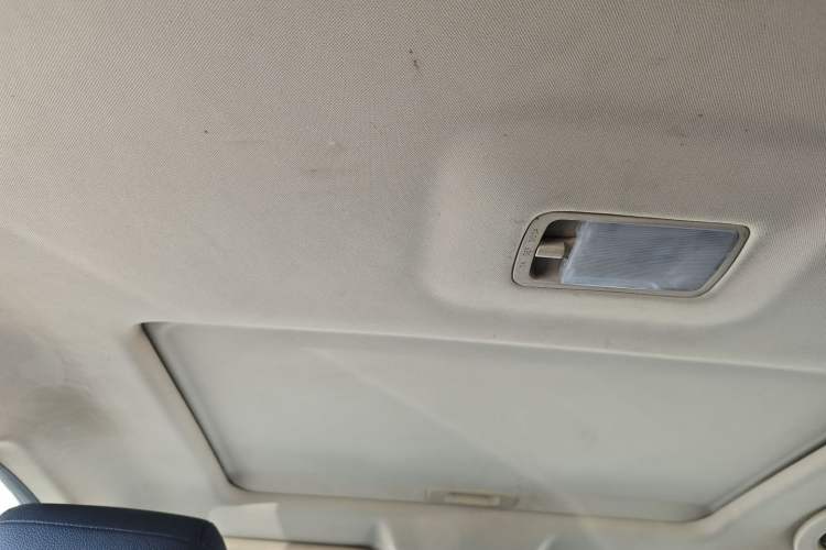 Used Dongfeng Aeolus AX7 2015 2.0L Automatic Zhiyi Trim
