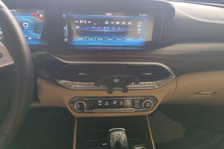 Used Bestune T77 2019 230 TID Automatic Prestige Version China VI Emission Standard
