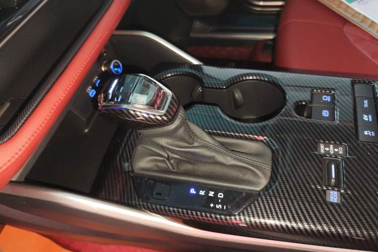 Used Toyota Highlander 2022 Dual-Engine 2.5L 4x4 Elite Edition 7-Seater Gear Lever