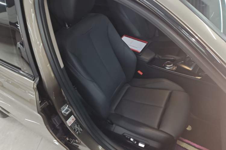 Used BMW 3 Series 2018 320Li Leading Model M Sport Package