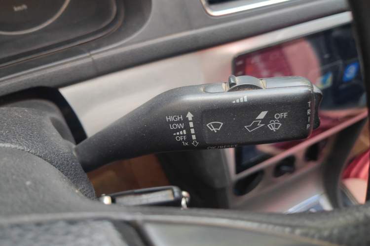 Used Volkswagen Lavida 2013 Revised Version 1.4 TSI Manual Comfort Edition
