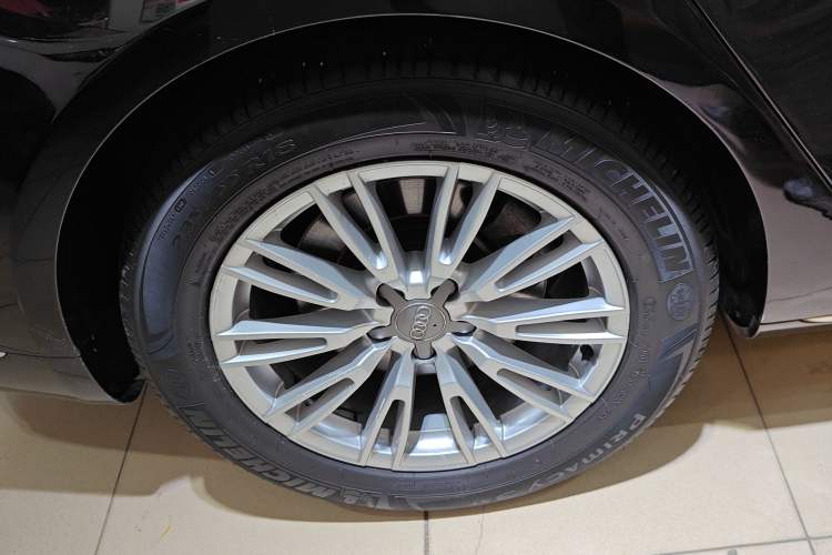 Used Audi A8 2014 A8L 45 TFSI quattro Comfort model
