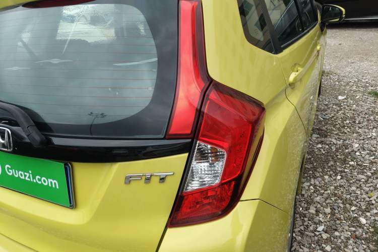 Used Honda Fit 2014 1.5L SE CVT Fashion Model Exterior 3