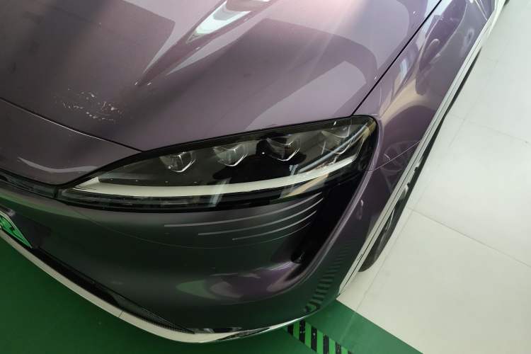 Used Hima Luxeed R7 2024 All-Electric 667 km Max
