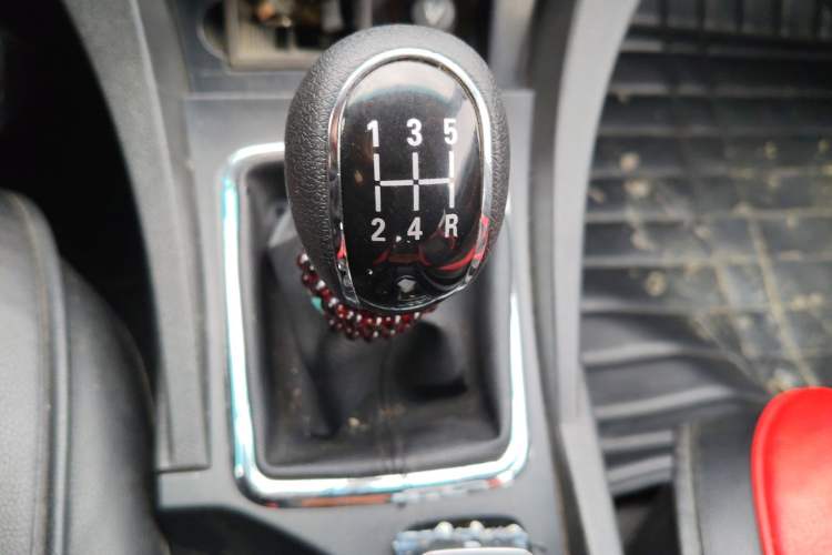 Used Geely Auto Emgrand 2016 Hatchback RS 1.5L Manual - Upward Edition Gear Lever