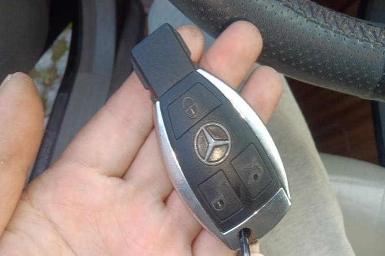 Used Mercedes-Benz R-Class 2007 R 350 L 4MATIC
