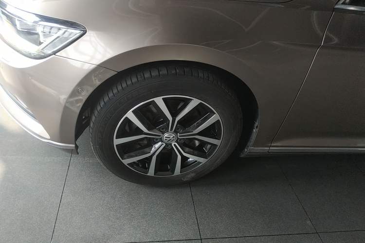 Used Volkswagen Magotan 2017 330TSI DSG Luxury Model