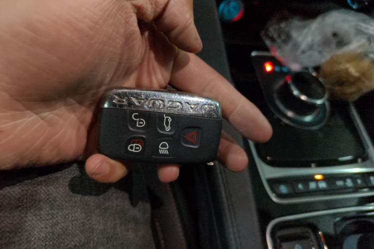 Used Jaguar F-PACE 2019 2.0T Four-Wheel Drive Urban Luxury Edition