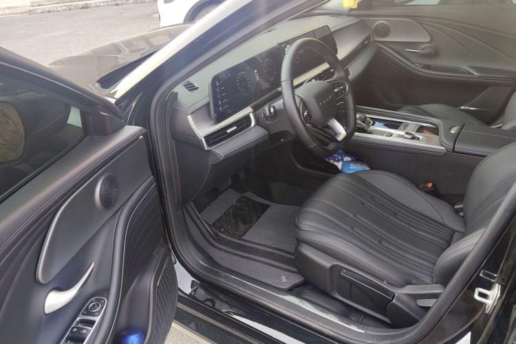 Used Chery Fengyun A8 2025 Model 70km Basic Version