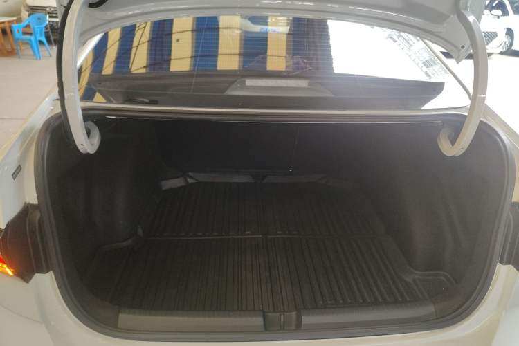 Used Volkswagen Lavida 2023 New Sharp 1.5L Automatic Excellent New Edition
