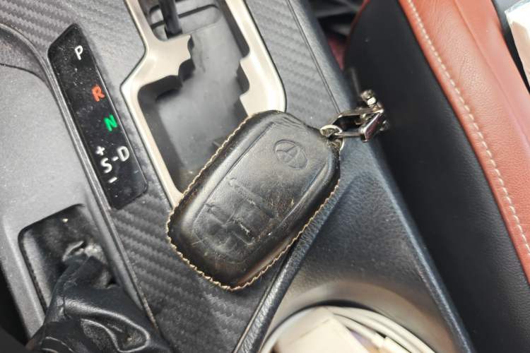 Used Toyota RAV4 2013 2.5L Automatic 4x4 Elite Edition Vehicle Key