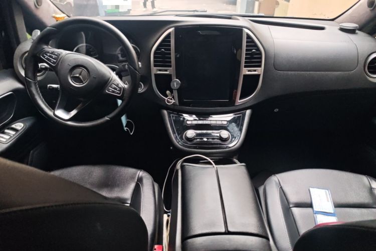 Used Mercedes-Benz Vito 2018 2.0T Business Version China V Emission Standard Center Console