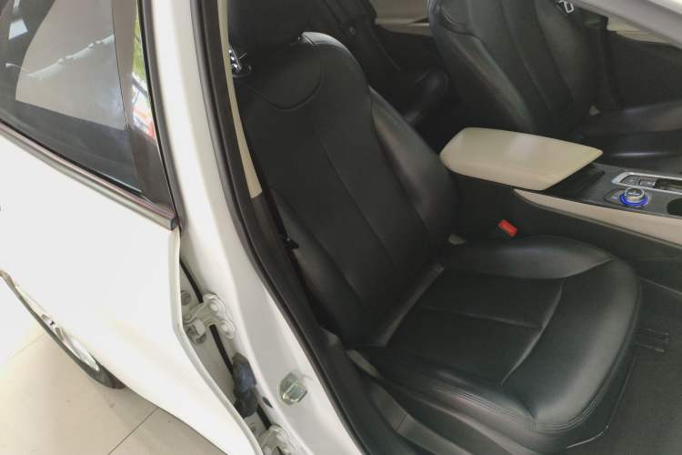 Used Buick Velite 6 2020 Plug-in Hybrid Connected Fashion Model
