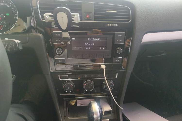 Used Volkswagen Golf 2018 1.6L Automatic Fashion Model
