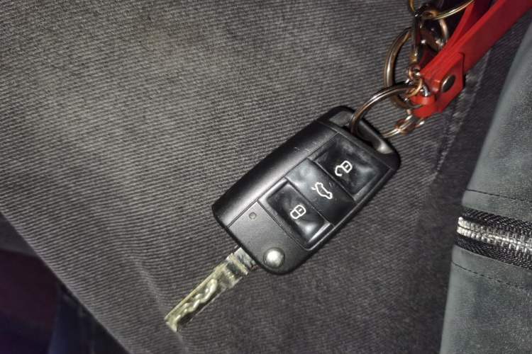 Used Volkswagen Golf 2014 1.6L Automatic Comfort Model Vehicle Key