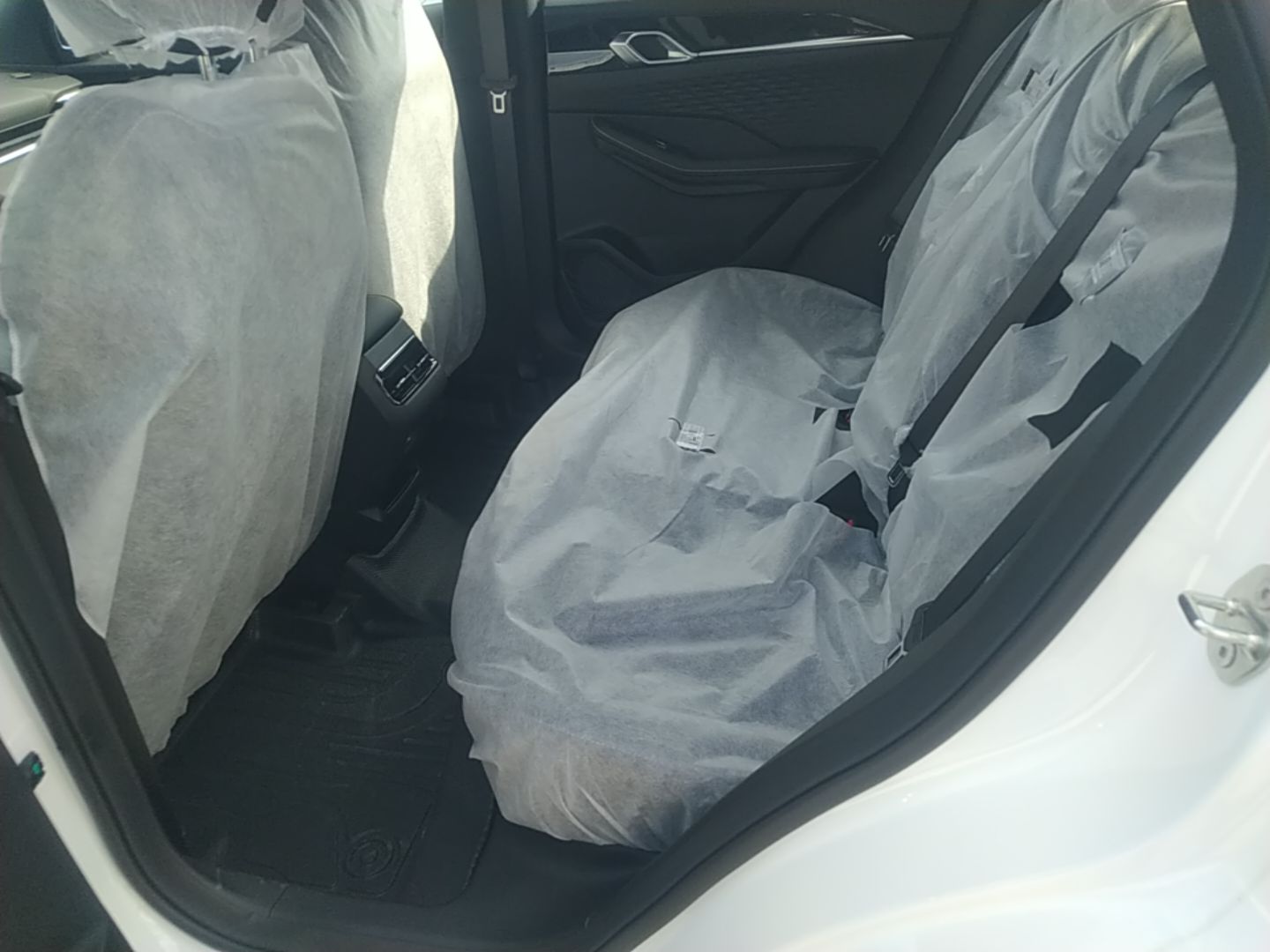 Geely Auto Coolray 2025 Bin Yue L 1.5TD DCT Beyond Edition — снимка 20