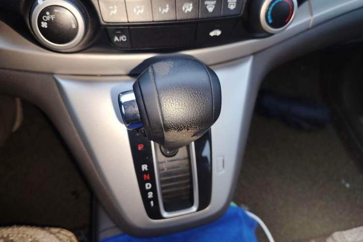 Used Honda CR-V 2012 2.0L two-wheel drive urban version