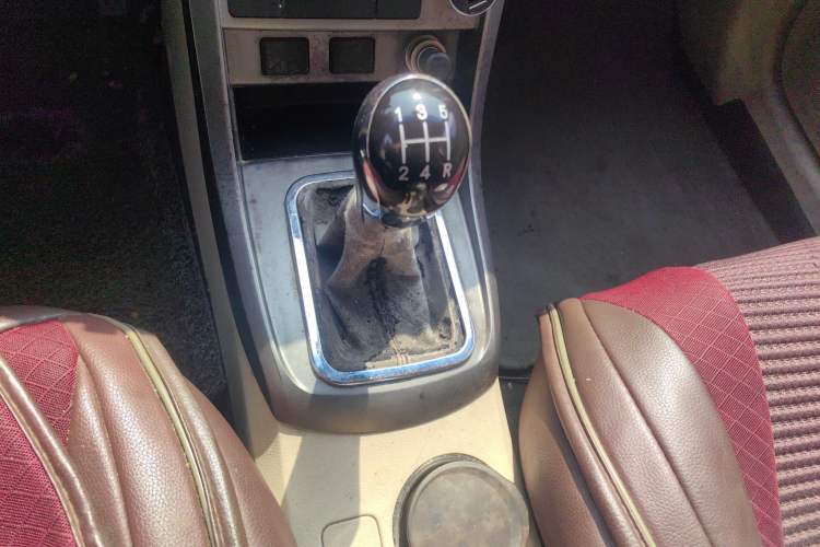 Used Geely Auto Classic Emgrand 2013 Sedan 1.8L Manual Elite Model
