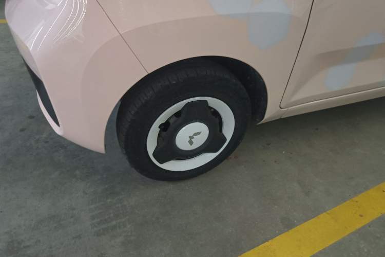 Used Wuling Hongguang MINIEV 2022 Easy Version Lithium-NMC Left Front Wheel Hub