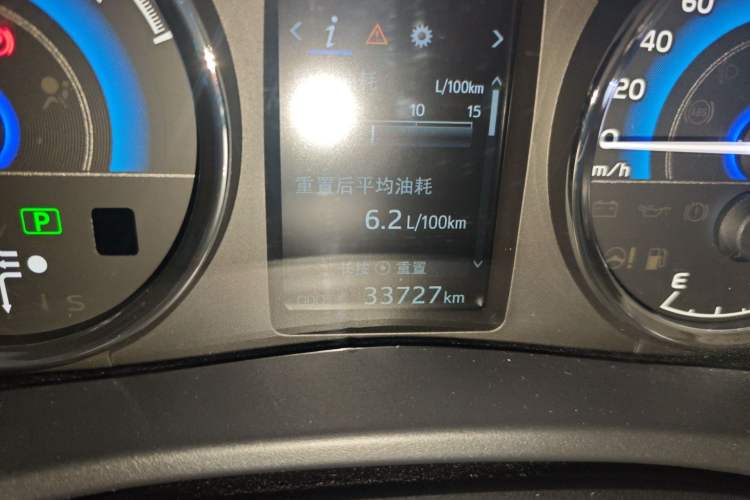 Used Toyota Corolla 2018 Dual-Engine 1.8L E-CVT Smart Edition Odometer Close Up