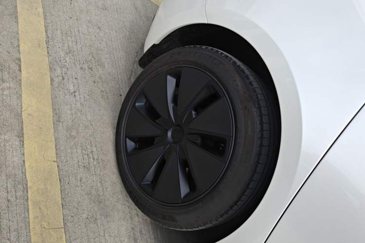 Used Tesla Model 3 2023 Rear-Wheel-Drive Version Right Rear Wheel Hub