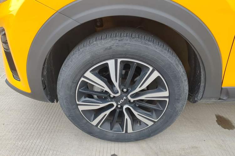 Used Kia kx1 Stonic 2021 1.4L CVT Fun & Sunroof Model