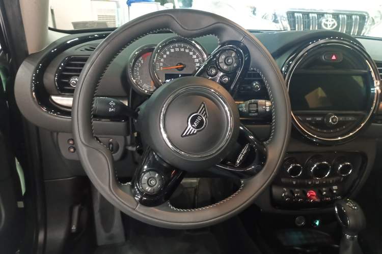 Used MINI Clubman 2018 2.0T COOPER S Artist Steering Wheel