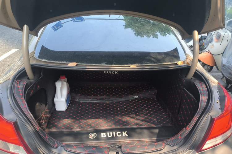 Used Buick Regal 2012 2.0L Luxury Edition Trunk