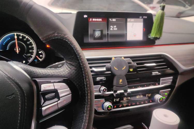 Used BMW 5 Series New Energy 2018 530Le Luxury Package Audio And AC Panel