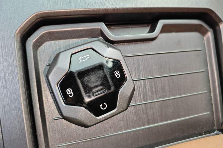 Used JETOUR Traveler 2023 2.0T All-Wheel Drive CrossPRO+ Interior 1