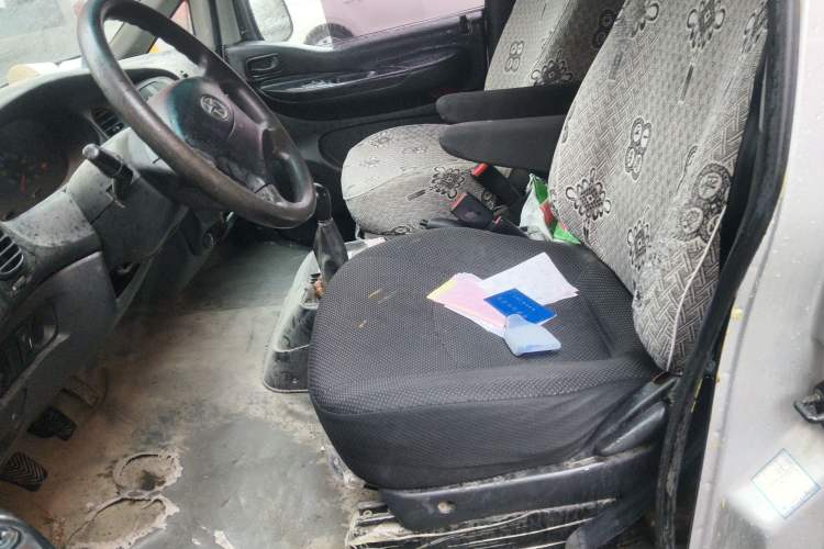 Used JAC Group Refine 2015 2.0L Shuttle Gasoline Long-Wheelbase Standard Version HFC4GA3-3D
