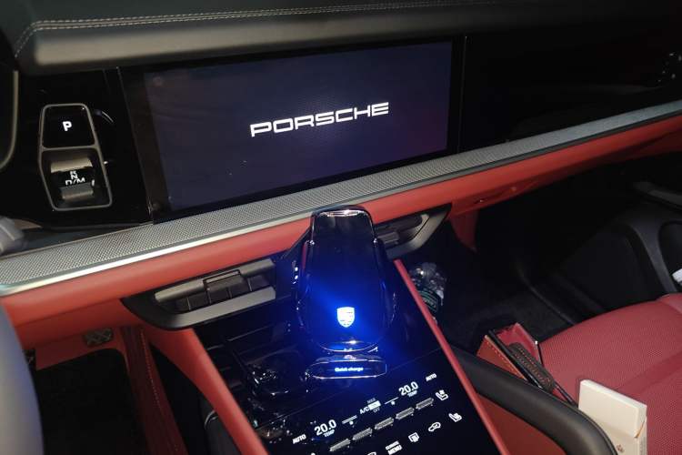 Used Porsche Cayenne 2025 Cayenne 3.0T Audio And AC Panel