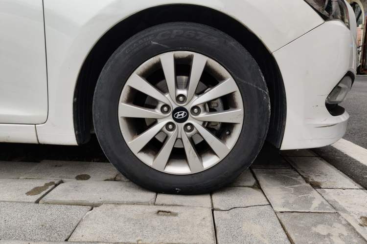Used Hyundai Mistra 2014 1.8L Automatic Smart GLS Right Front Wheel Hub