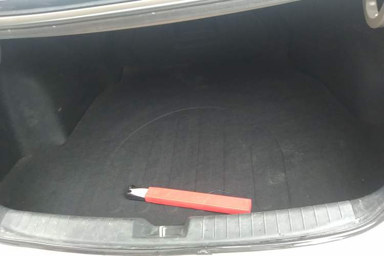 Used Hyundai Mistra 2014 1.8L Automatic Smart GLS Trunk