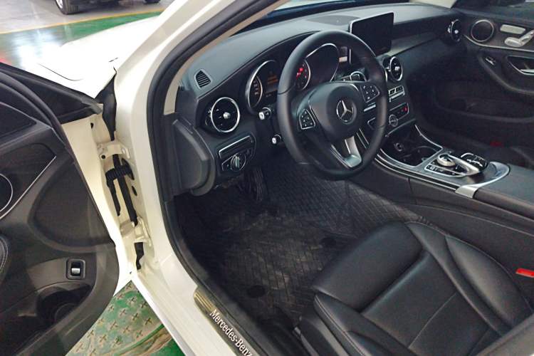 Used Mercedes-Benz C-Class 2018 C 200 L Sport Edition Driver Seat