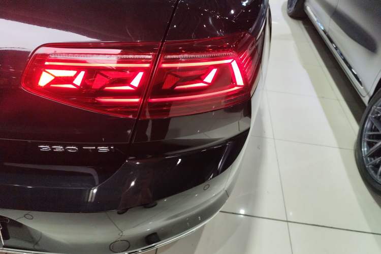 Used Volkswagen Magotan 2023 2 Million Units Commemorative Edition 330TSI DSG Luxury Version Exterior 3