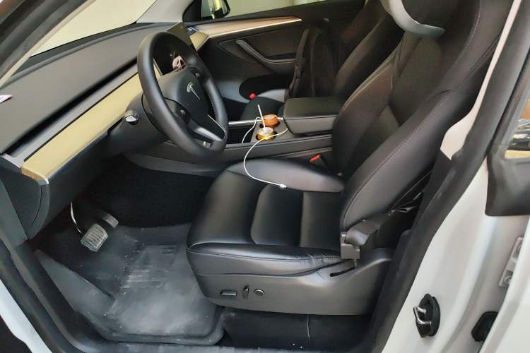 Used Tesla Model Y 2022 Rear-Wheel-Drive Version
