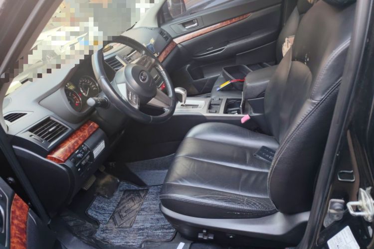 Used Subaru Outback 2010 2.5i Luxury Edition Left Front Seat