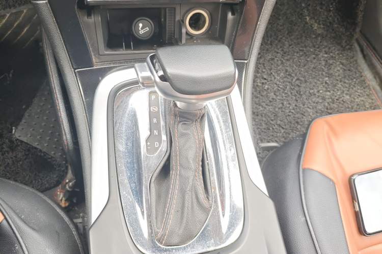 Used Buick Regal 2015 1.6T Elite Tech Model Gear Lever