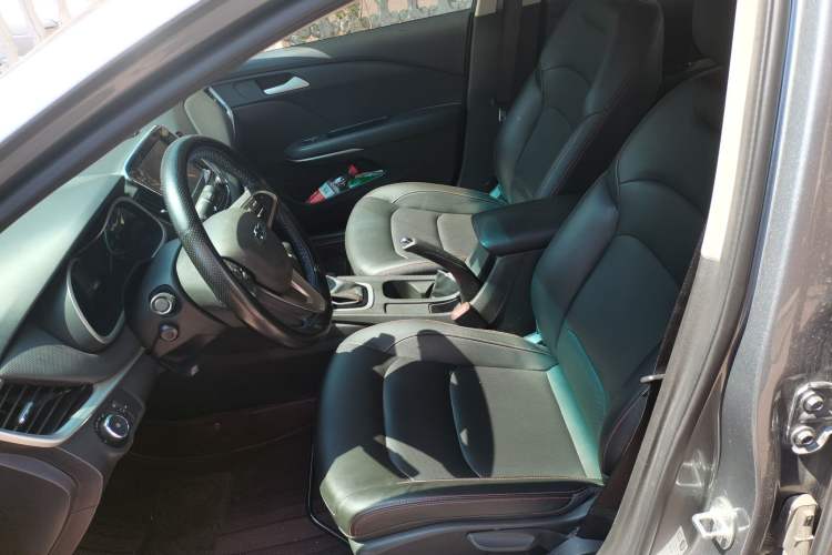 Used Chevrolet Monza 2019 Redline 320T Dual-Clutch Sporty Version China VI Standard Left Front Seat