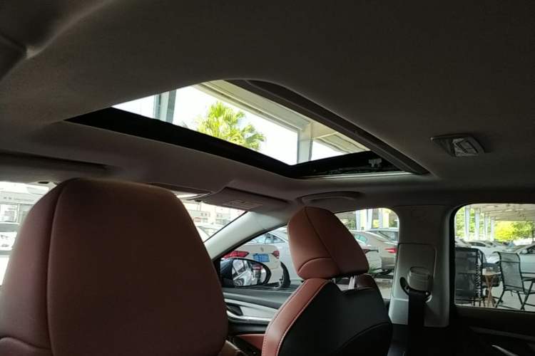 Used CHANGAN Eado 2023 Changan Edition PLUS Blue Whale NE 1.4T GDI DCT Prestige Version
