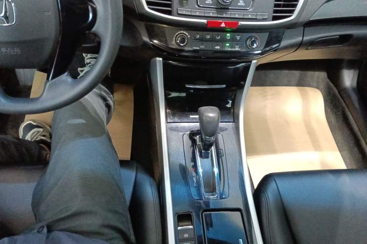 Used Honda Accord 2016 2.0L Comfort Edition Gear Lever